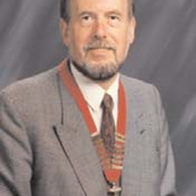 Robert H Kay